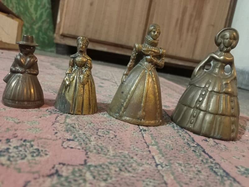 Antique Candle stands, different showpiece, Vase, candle holder 6