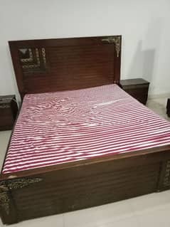 wooden bed set