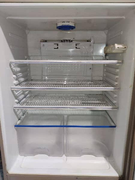 Dawlance full size refrigerator for sale 3