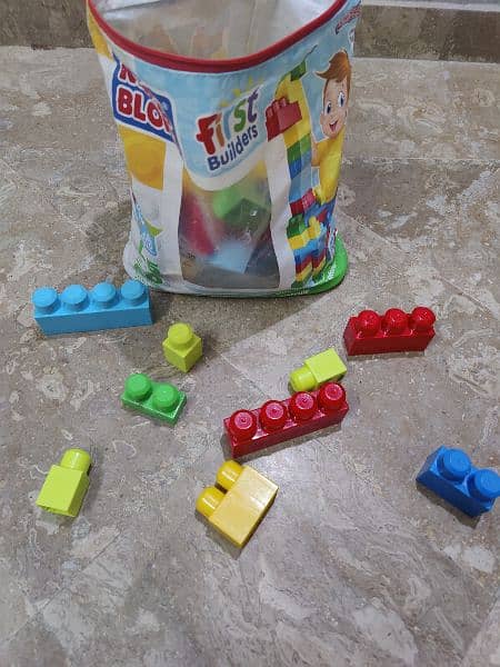 55-60 mega blocks 10/9 condition . 1