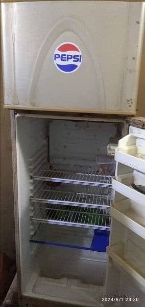 Refrigerator 4