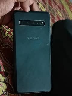 Samsung S10+5G 12/256 girny ki waja sy pannl to gaya