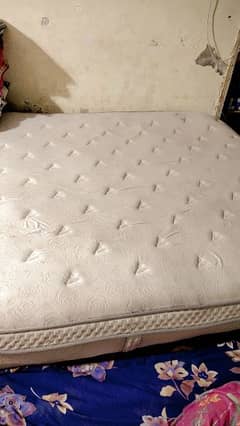 king size mattress colour off white
