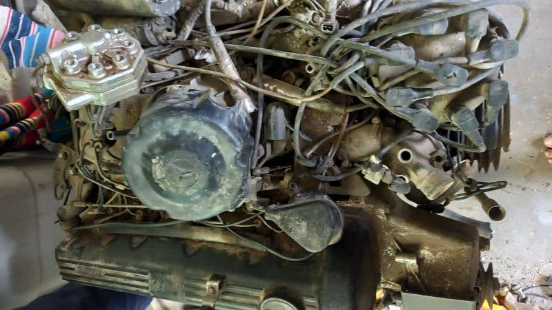 Complete engine and Automatic Transmission  of 380 sel mercedes 4