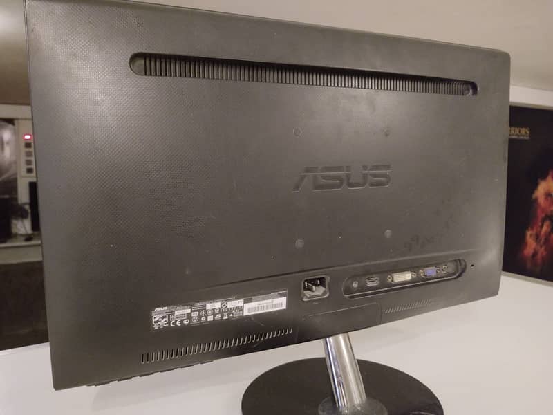 Asus 22 in FHD HDMI led monitor 1