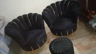 bilkul new coffee chair h abhi new shadi  h jhayez m aye thi use ni