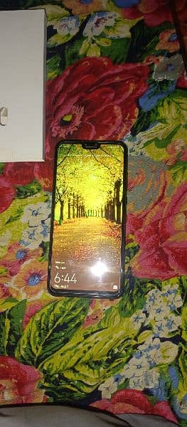 huawei y9 2019 4/64 lush condition h zubardust chal raha h 5