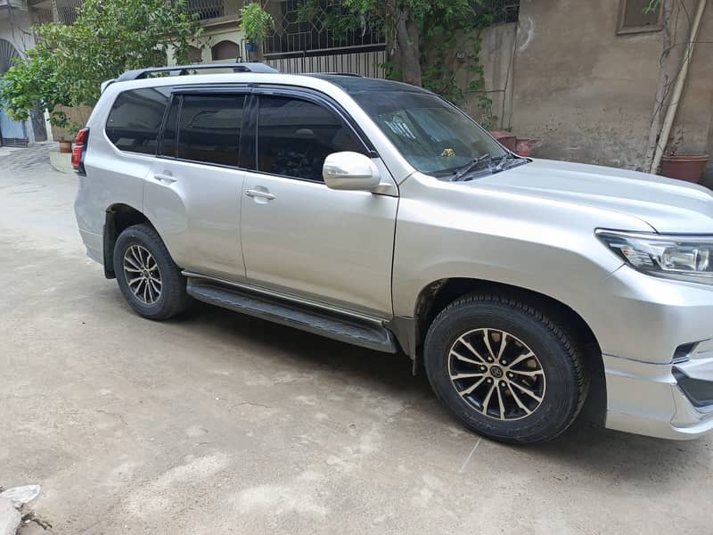 Toyota Prado TX Limited 2.7 2002 Model 2