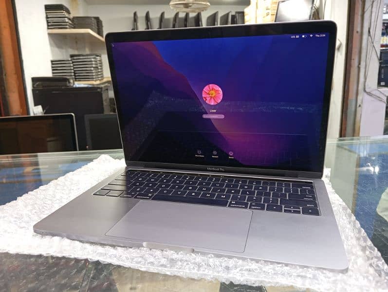 MacBook Pro 2016 Model A1706–i5 2.9GHz,8GB RAM,500GB, 13",Touchbar 1