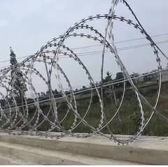 Pvc coated Chainlink & Spotwelded Mesh / Galvanized Razor wire