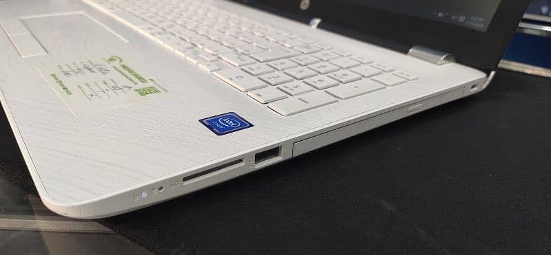 HP 15 NOTEBOOK - WHITE - 6TH GENERATION 5