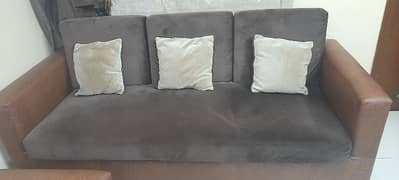 7 seater Sofa set (NEGOTIABLE PRICE)