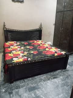 bed+mattress+chairs for sale in good condition 10/9 contact03004489784