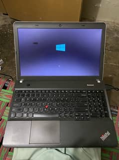 Lenovo Tinkpad E531 8gb Ram 300gbHDD dot On screen