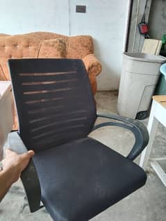 office chair all ok gek b ok he bus niche wali base nai he 03259980522