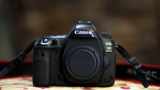 canon 5D mark iv  body 0