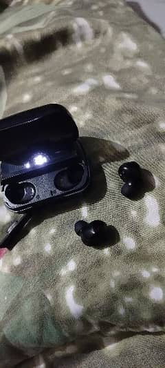 M 10 ear buds