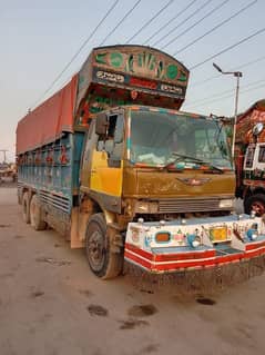 Hino 7d Truck 10 Wheelers