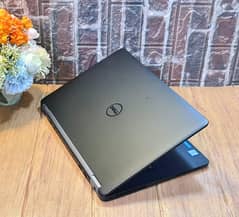 Dell i5 5th 8gb 256gb ultra slim laptop