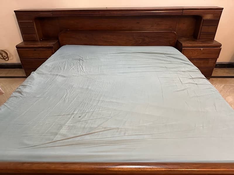 King Size Bed in Pure Wood 150,000/- only 4