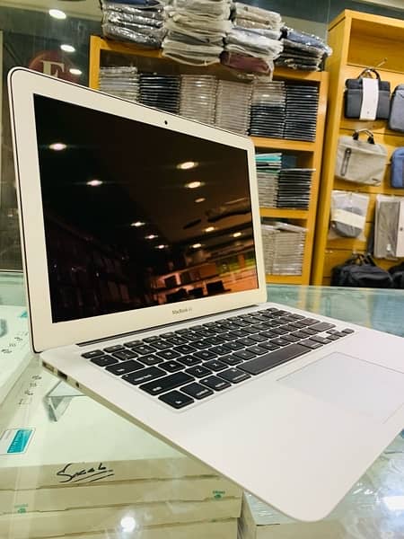 MacBook Air Model:2017 3