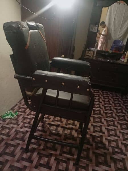 saloon chair 1