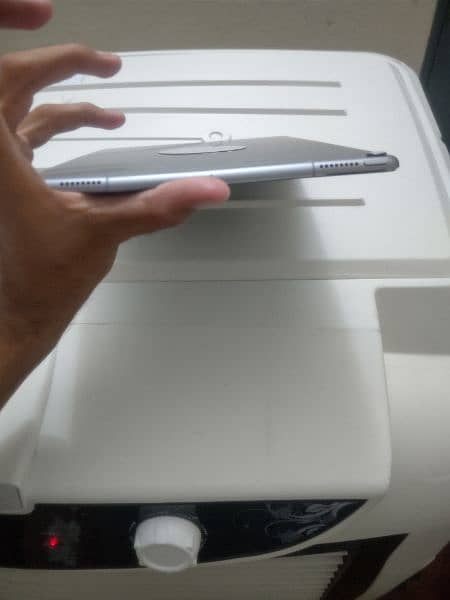 IPAD PRO 2017. . . 10.5 INCHES. . PTA APPROVED 2