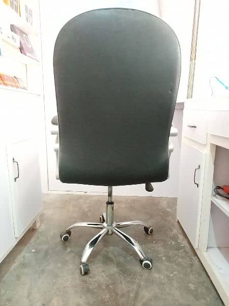 Office revolving Chair Forsale Condition 10/8 2