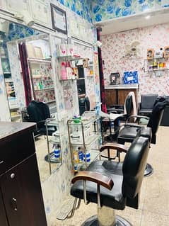 Readymade Saloon Setup For Sale