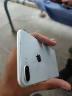 iphone 8 plus.     03049715150