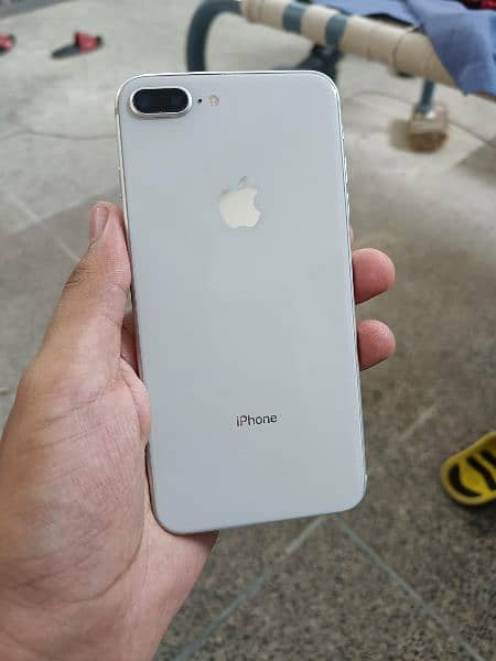 iphone 8 plus.     03049715150 2