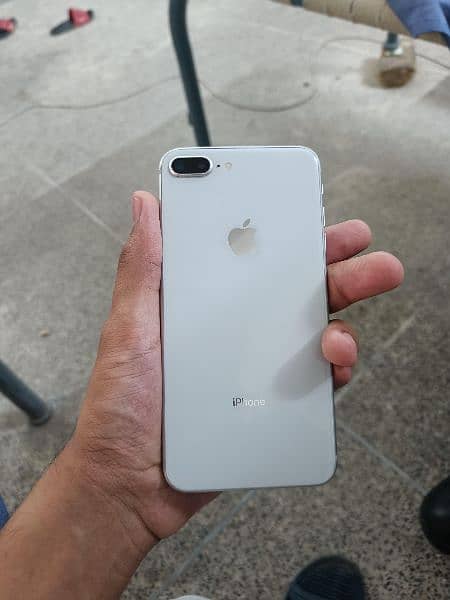 iphone 8 plus.     03049715150 11