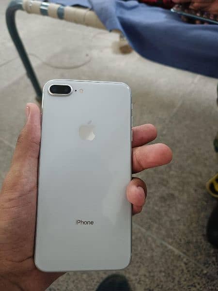 iphone 8 plus.     03049715150 1