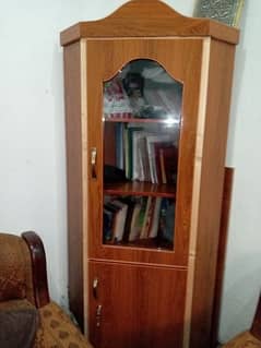 corner showcase