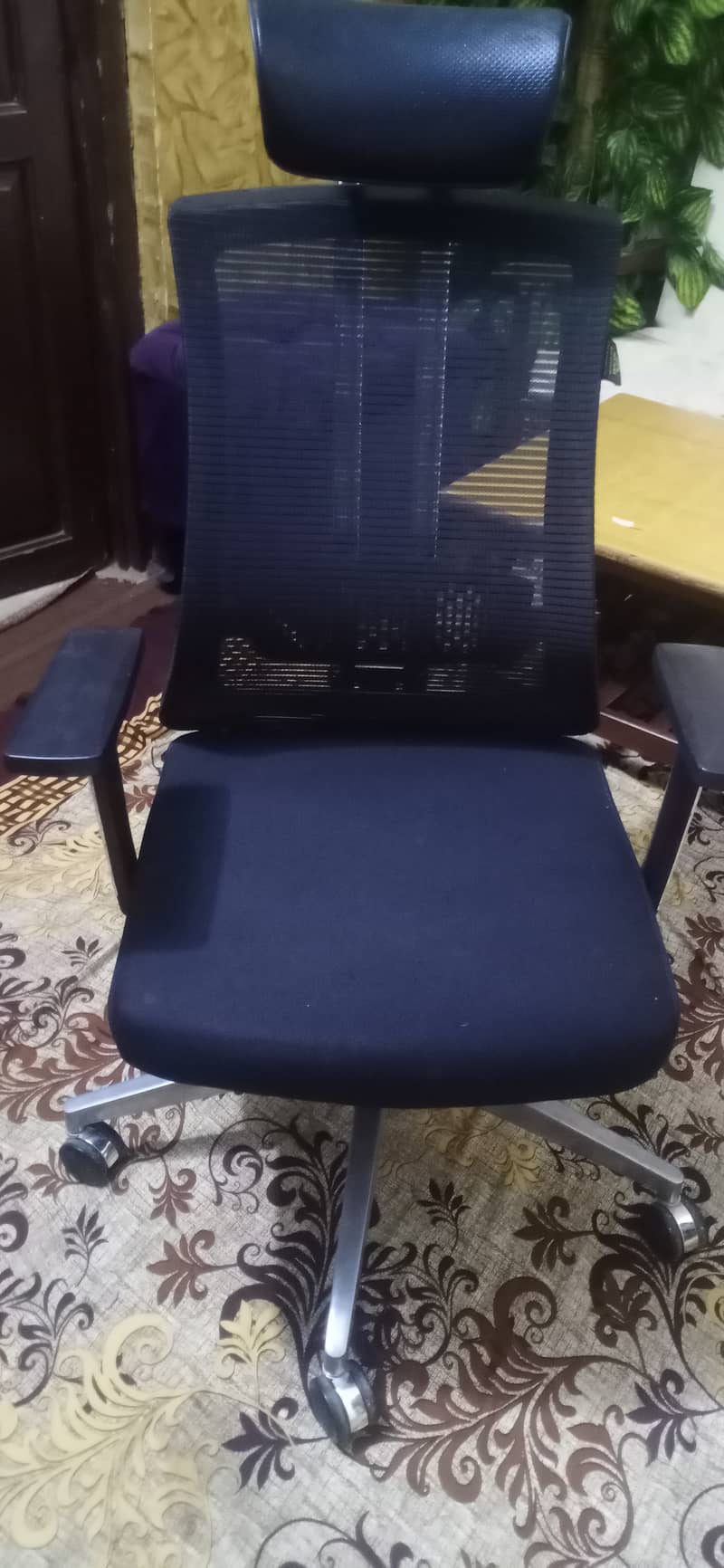 Meeshan office chair very less used. 2