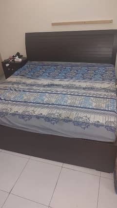 Wooden Master Bed 6' x 6.5' With Spring Mattress 0