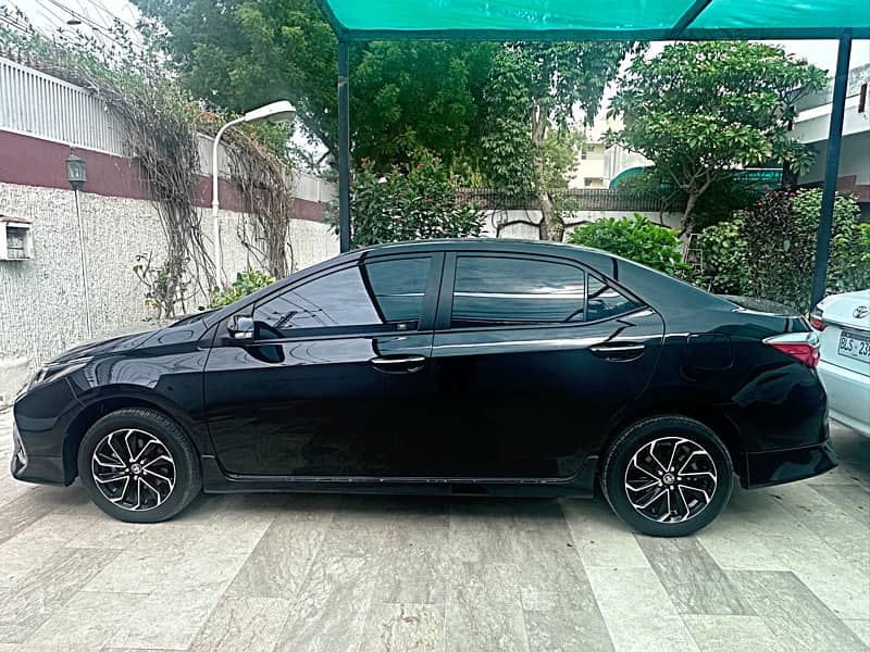 Toyota Corolla Altis 1.6 CVT Special Edition 2023 5