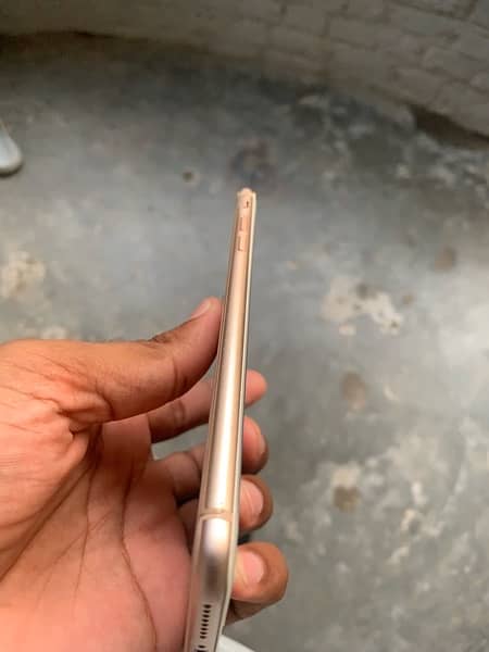 8 plus 10/10 condition pta Approved 64 gb LLA model 10