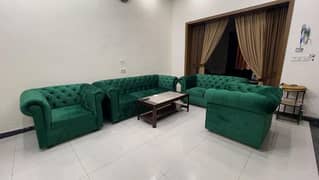 Stylish Green Sofa in Excellent Condition - Must See!