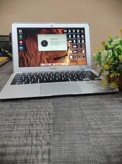 MacBook Air 2013 model. Core i5.11 inches