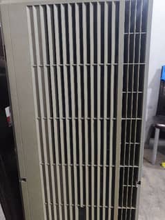 Window AC . 75 Ton in good condition with 110VAC supply