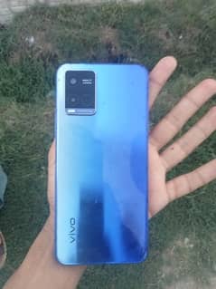 vivo y21  4 GB ram momrey 64   10 by 10 condition