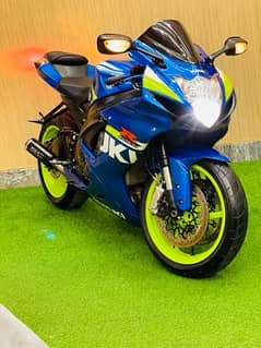 Suzuki GSX R600  GSXR 600 Sports Bike Heavy Bike