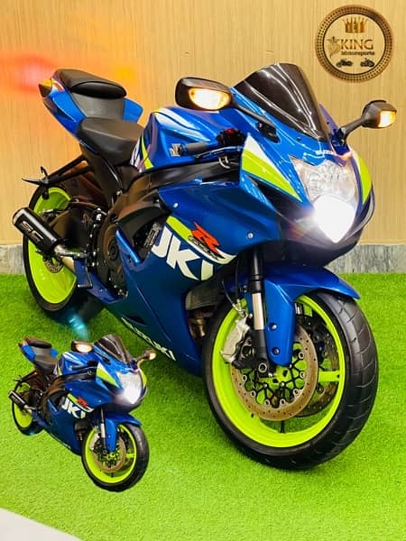 Suzuki GSX R600  GSXR 600 Sports Bike Heavy Bike 2