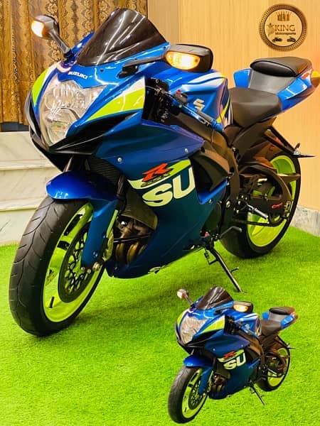 Suzuki GSX R600  GSXR 600 Sports Bike Heavy Bike 4