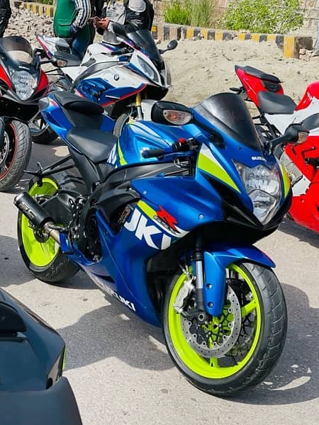 Suzuki GSX R600  GSXR 600 Sports Bike Heavy Bike 5