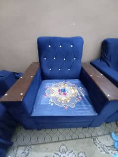 beautiful blue sofa set only 1 month used 5 seater