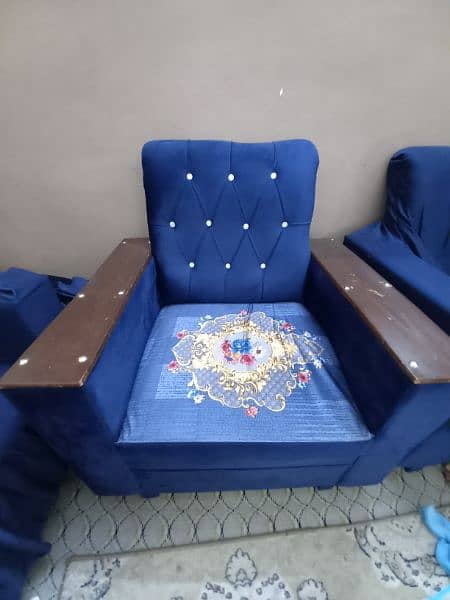 beautiful blue sofa set only 1 month used 5 seater 0