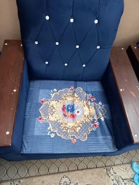 beautiful blue sofa set only 1 month used 5 seater 1