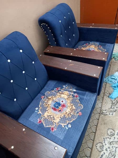 beautiful blue sofa set only 1 month used 5 seater 2